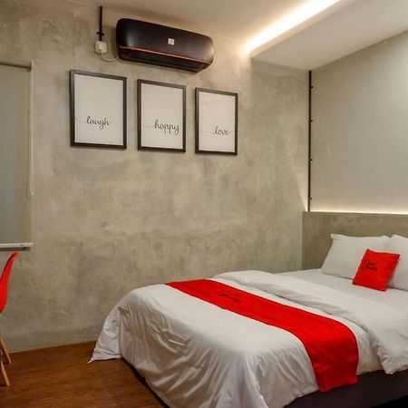 Reddoorz Plus Near Kawasan Sam Poo Kong Semarang Eksteriør bilde