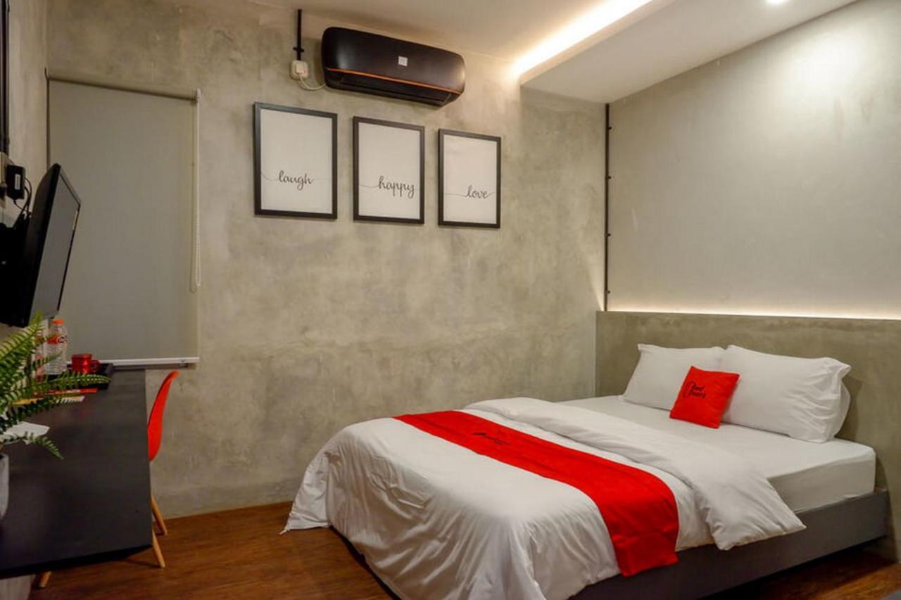 Reddoorz Plus Near Kawasan Sam Poo Kong Semarang Eksteriør bilde