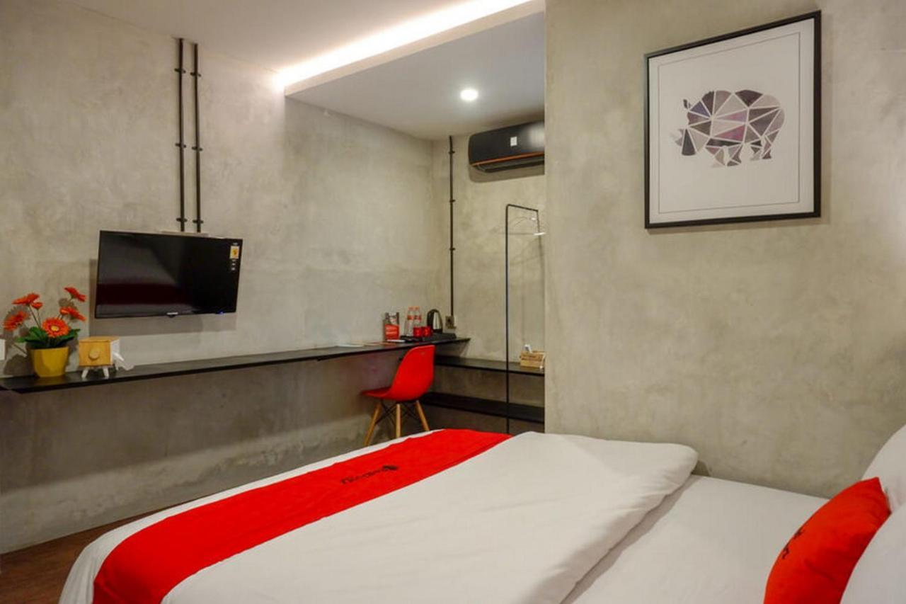 Reddoorz Plus Near Kawasan Sam Poo Kong Semarang Eksteriør bilde