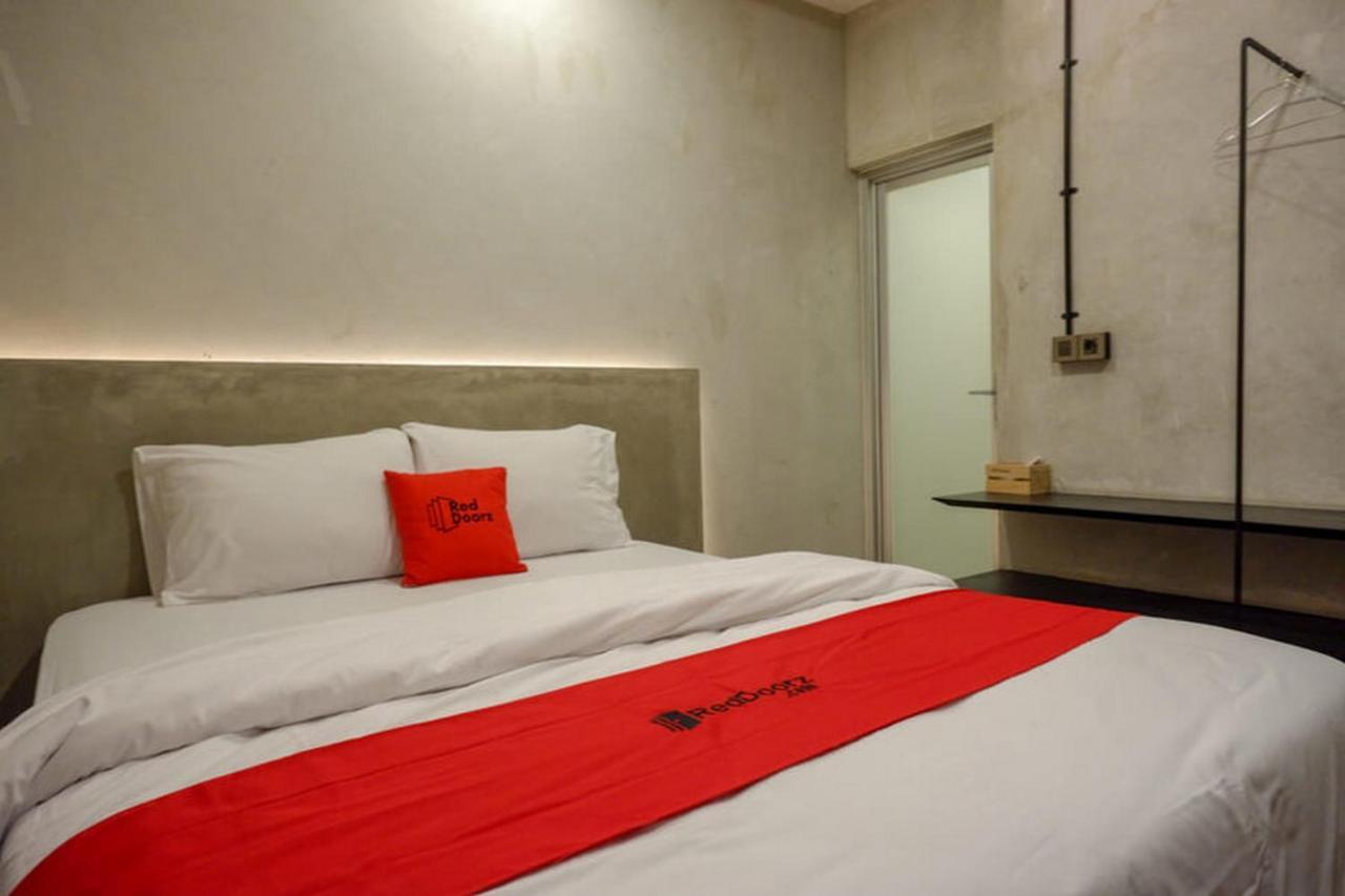 Reddoorz Plus Near Kawasan Sam Poo Kong Semarang Eksteriør bilde