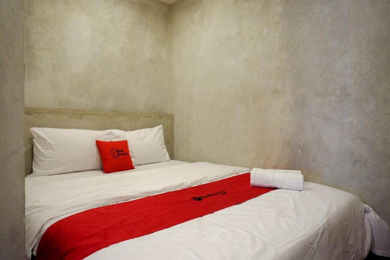 Reddoorz Plus Near Kawasan Sam Poo Kong Semarang Eksteriør bilde